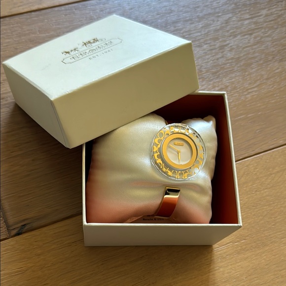 Coach Gold Watch - Picture 2 of 4